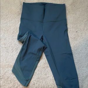 Lululemon mesh crop leggings